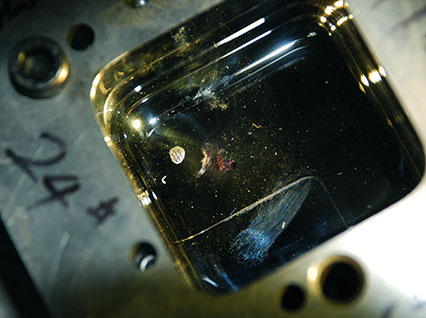 <a href='http://www.hnksqzjx.cn/product/3.htm' class='text_a'>模具激光焊機</a>修復鏡面模具效果